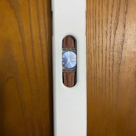 NEW “Swatch” Brand Swiss-Made Water & Shock-Resistant Analog Wrist Watch - Picture 15 of 17